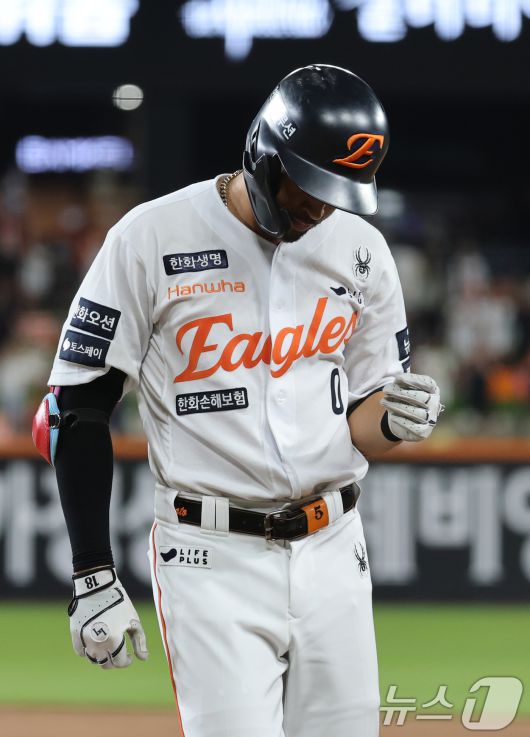 10일 오후 대전 한화생명 볼파크에서 열린 프로야구 '2025 신한 SOL뱅크 KBO 리그' 기아 타이거즈와 한화 이글스 경기에서 8회말 1사 1, 3루 상황 한화 리베라토가 1타점 희생플라이를 치고 환호하고 있다. 2025.7.10/뉴스1 ⓒ News1 김기태 기자