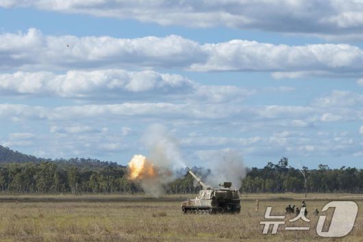 해병대는 지난 27일까지 호주 북동부 일대에서 미국, 호주 등과 함께 '25년 탈리스만 세이버 연합훈련'에 참가해 연합작전 수행능력을 향상했다고 28일 밝혔다. 탈리스만세이버 훈련 간 해병대 K-9 자주포가 호주 훈련장 일대에서 사격훈련을 실시하고 있다. (해병대사령부 제공. 재판매 및 DB 금지) 2025.7.28/뉴스1