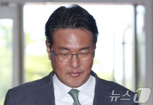 직권남용 권리행사 방해 혐의를 받는 김태효 국가안보실 1차장이 11일 오후 서울 서초구 순직해병 특검 사무실에서 피의자 신분으로 조사를 받기 위해 출석하고 있다./뉴스1 ⓒ News1 오대일 기자