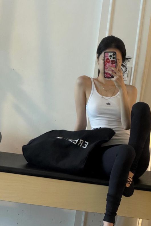 손나은/인스타그램 캡처