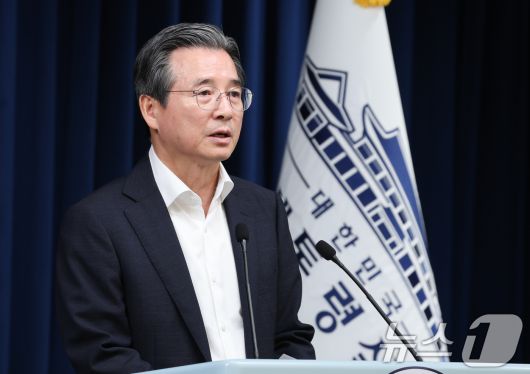 김용범 정책실장이 31일 서울 용산구 대통령실 청사에서 한국형 차세대 전력망 관련 브리핑을 하고 있다. 2025.7.31/뉴스1 ⓒ News1 허경 기자