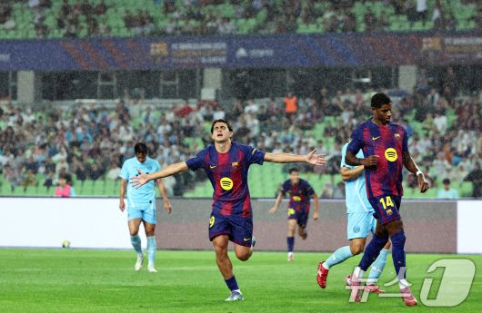 4일 오후 대구 수성구 대구스타디움에서 열린 '2025 FC바르셀로나 아시아투어' 대구FC와 FC바르셀로나의 경기에서 후반 FC바르셀로나 안토니오 페르난데스가 팀의 네번째 골을 넣고 세리머니하고 있다. 2025.8.4/뉴스1 ⓒ News1 구윤성 기자