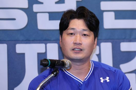 올 시즌을 끝으로 은퇴하는 삼성 라이온즈 투수 오승환이 7일 인천 오라카이 송도파크호텔에서 기자회견을 열고 소감을 밝히고 있다. (삼성 라이온즈 제공)