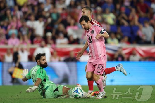 마이애미의 리오넬 메시(오른쪽) ⓒ AFP=뉴스1
