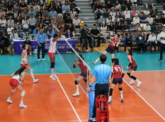 한국과 프랑스의 진주국제대회 경기 모습(대한배구협회 제공)