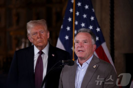 스티브 위트코프 미국 중동특사(오른쪽)와 도널드 트럼프 미국 대통령(왼쪽). <자료사진> ⓒ 로이터=뉴스1 ⓒ News1 강민경 기자