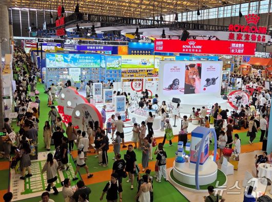 22일 중국 상해에서 열린 '펫페어 아시아'에 설치된 로얄캐닌 부스. ⓒ 뉴스1