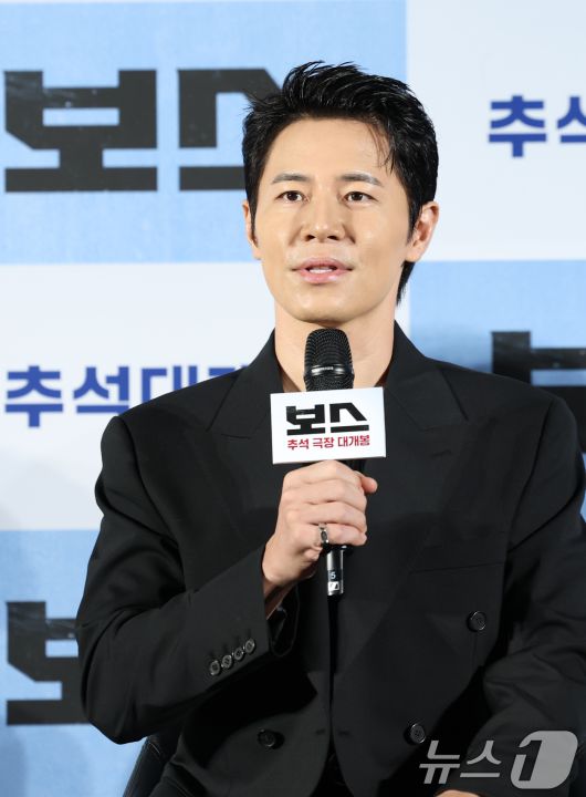 배우 이규형이 1일 오전 서울 메가박스 성수에서 열린 영화 '보스'(감독 라희찬) 제작보고회에 참석해 인사말을 하고 있다. ‘보스’는 조직의 미래가 걸린 차기 보스 선출을 앞두고 각자의 꿈을 위해 서로에게 보스 자리를 치열하게 ‘양보’하는 조직원들의 필사적인 대결을 그린 코믹 액션 영화다. 2025.9.1/뉴스1 ⓒ News1 권현진 기자