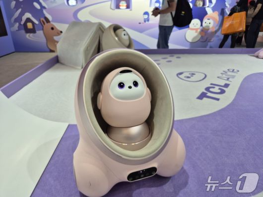 TCL이 유럽 최대 가전 박람회 'IFA2025'에서 AI 집사로봇 '에이미'(AiMe)를 공개했다.2025.9.5/뉴스1 최동현 기자