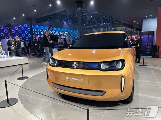 폭스바겐그룹은 7일(현지시간) 독일 뮌헨 메쎄 IAA 서밋 전시관에서 '미디어 워크숍'을 개최했다. 사진은 폭스바겐의 엔트리급 전기차 ID.에브리 1 모습.ⓒ 뉴스1 이동희 기자