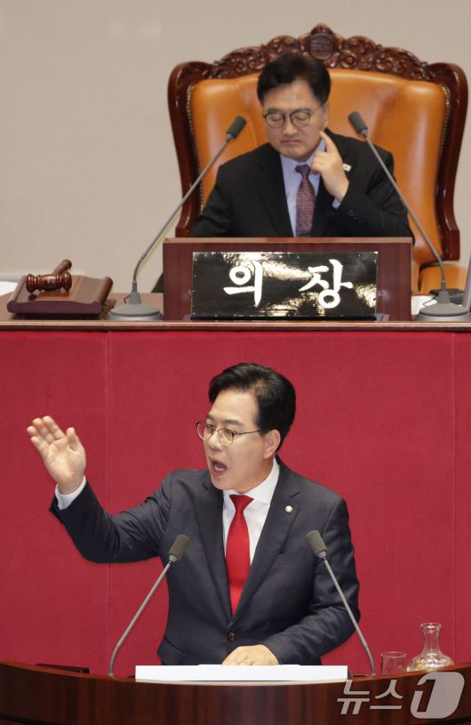 송언석 국민의힘 원내대표가 10일 오전 서울 여의도 국회에서 열린 제429회국회(정기회) 제3차 본회의에서 국정에 관한 교섭단체 대표연설을 하고 있다. 2025.9.10/뉴스1 ⓒ News1 신웅수 기자