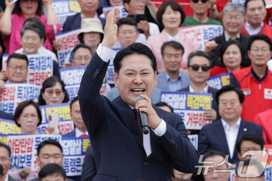 장동혁 국민의힘 대표가 12일 오후 서울 여의도 국회에서 열린 야당탄압 독재정치 규탄대회에서 발언하고 있다. 2025.9.12/뉴스1 ⓒ News1 신웅수 기자