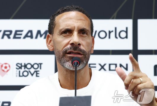 13일 오후 서울 마포구 서울월드컵경기장에서 열린 '2025 아이콘매치: 창의 귀환, 반격의 시작' 미디어데이에서 실드 유나이티드 주장 리오 퍼디난드가 각오를 밝히고 있다. 2025.9.13/뉴스1 ⓒ News1 김민지 기자