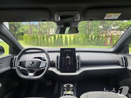 지난 8일 경기 남양주에서 촬영한 볼보자동차 소형 순수 전기 스포츠유틸리티차(SUV) 크로스컨트리 모델 'EX30CC'의 모습. 2025.09.08/뉴스1 김성식 기자