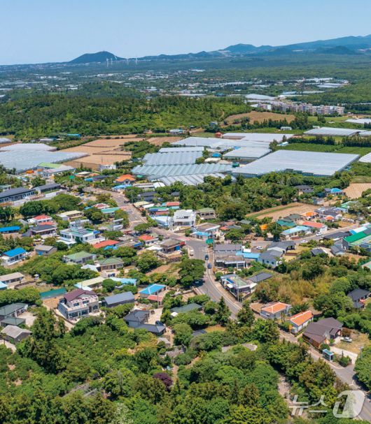 제주시 한경면 산양리 전경.(산양리마을 홈페이지 갈무리)