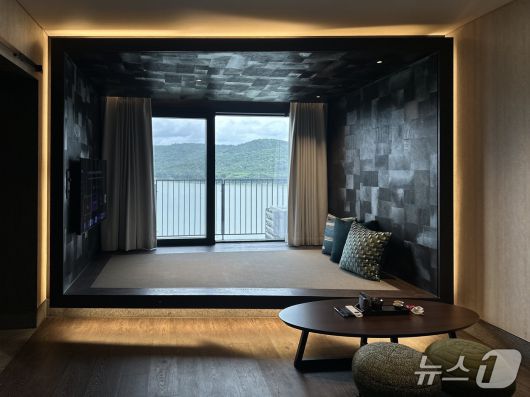 디럭스스위트 객실. 2025.9.18/뉴스1 ⓒ News1 윤슬빈 기자