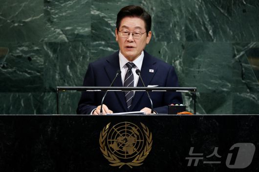 이재명 대통령이 지난 23일(현지시간) 미국 뉴욕 유엔 본부에서 열린 제80차 유엔 총회에서 기조연설을 하고 있다. ⓒ 로이터=뉴스1 ⓒ News1 황기선 기자