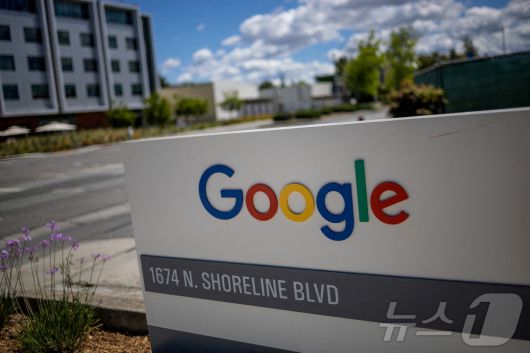 미국 캘리포니아주 구글 연구 시설 인근에 회사 간판이 설치돼 있다.2025.8.29/뉴스1 ⓒ 로이터=뉴스1 ⓒ News1 김민재 기자