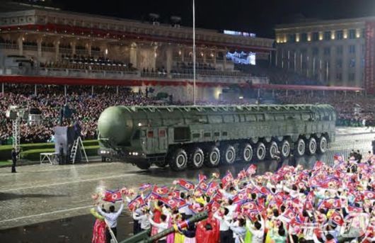 (평양 노동신문=뉴스1) = 북한 노동당 기관지 노동신문은 11일 당 창건 80주년 경축 열병식이 전날 김일성광장에서 성대히 거행됐다고 보도했다. 사진은 신형 대륙간탄도미사일(ICBM)인 '화성-20형'의 모습. [국내에서만 사용가능. 재배포 금지. DB 금지. For Use Only in the Republic of Korea. Redistribution Prohibited] rodongphoto@news1.kr