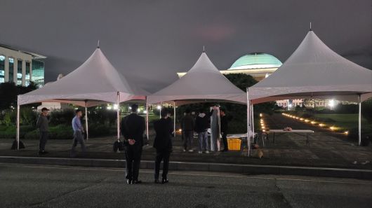 국민의힘이 양평군 공무원 분향소를 설치하기 위해 마련한 구조물.(국민의힘 제공)