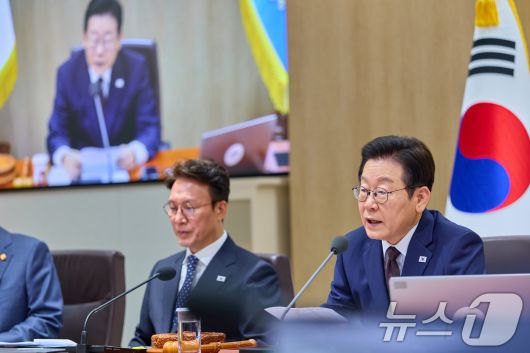 이재명 대통령이 14일 서울 용산 대통령실 청사에서 열린 국무회의에서 발언하고 있다. (대통령실 제공. 재판매 및 DB 금지) 2025.10.14/뉴스1 ⓒ News1 허경 기자