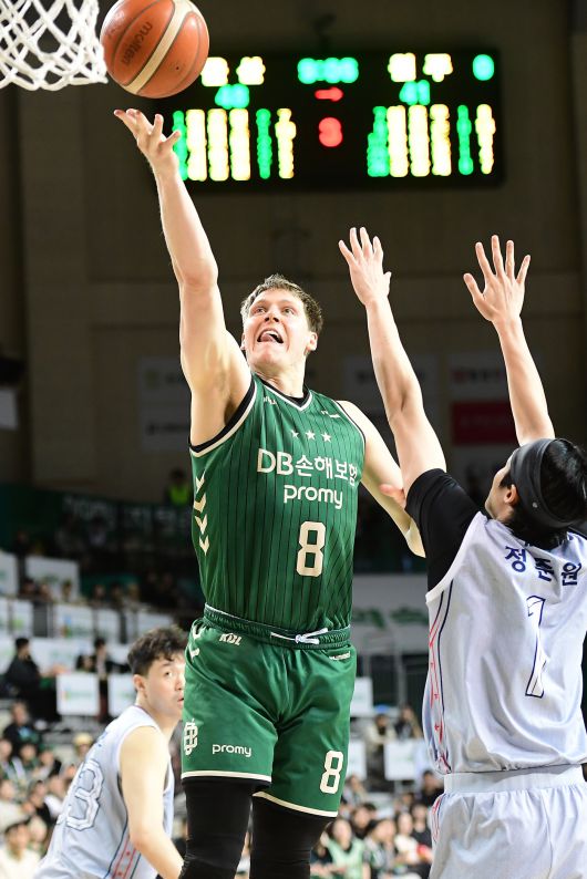 원주 DB 외국인 선수 헨리 엘런슨. (KBL 제공)