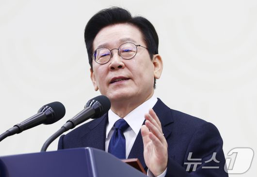 이재명 대통령이 2025 아시아태평양경제협력체(APEC) 정상회의 폐막일인 1일 오후 경북 경주화백컨벤션센터(HICO) 인근 국제미디어센터(IMC)에서 기자회견을 하고 있다. 2025.11.1/뉴스1 ⓒ News1 김민지 기자