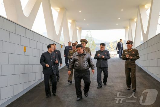 (평양 노동신문=뉴스1) = 북한 노동당 기관지 노동신문은 6일 "평양에서 5일 고 김영남 동지의 장의식이 엄숙히 거행됐다＂고 보도했다. [국내에서만 사용가능. 재배포 금지. DB 금지. For Use Only in the Republic of Korea. Redistribution Prohibited] rodongphoto@news1.kr">