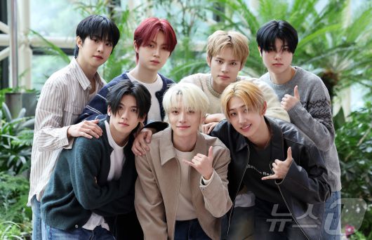 그룹 뉴비트(NEWBEAT) 멤버들. 박민석(왼쪽 위부터 시계방향), 김태양, 전여여정, 김리우, 최서현, 조윤후, 홍민성 ⓒ News1 박지혜 기자