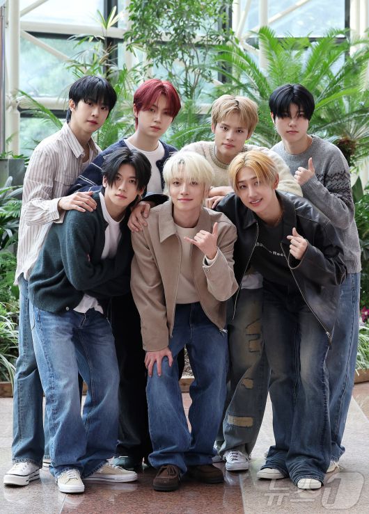 그룹 뉴비트(NEWBEAT) 멤버들. 박민석(왼쪽 위부터 시계방향), 김태양, 전여여정, 김리우, 최서현, 조윤후, 홍민성 ⓒ News1 박지혜 기자