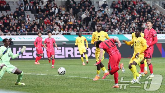 가나전서 선제골을 터뜨린 이태석 ⓒ News1 박지혜 기자