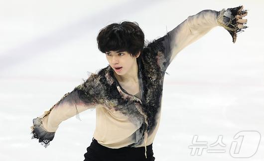 차준환(서울시청)이 30일 서울 양천구 목동아이스링크에서 열린 2025 KB금융 전국남녀 피겨스케이팅 회장배 랭킹대회 남자 싱글 프리 프로그램 연기를 펼치고 있다. 2025.11.30/뉴스1 ⓒ News1 김진환 기자