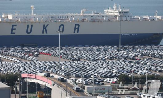 4일 경기 평택시 포승읍 평택항에 수출용 차량이 세워져 있다(자료사진).  2025.12.4/뉴스1 ⓒ News1 김영운 기자