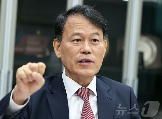 국회 정무위원회 위원장인 윤한홍 국민의힘 의원이 24일 서울 영등포구 여의도 국회의원회관에서 뉴스1과 인터뷰를 하고 있다. 2025.9.24/뉴스1 ⓒ News1 김진환 기자