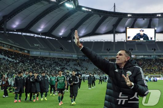 전북의 더블을 이끌고 한국을 떠나는 포옛 감독. ⓒ News1 박정호 기자