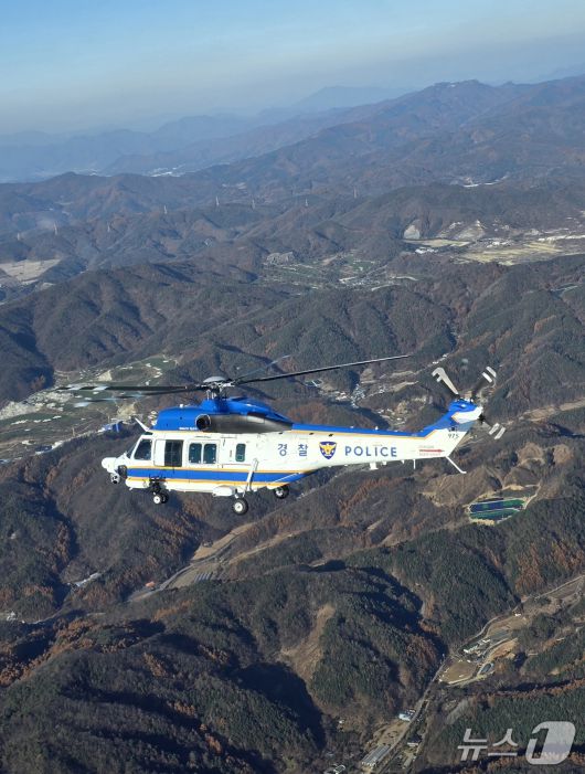 강원경찰청은 11일 신규 중형헬기 참수리 취항식을 가졌다.(강원경찰청 제공. 재판매 및 DB금지)/뉴스1