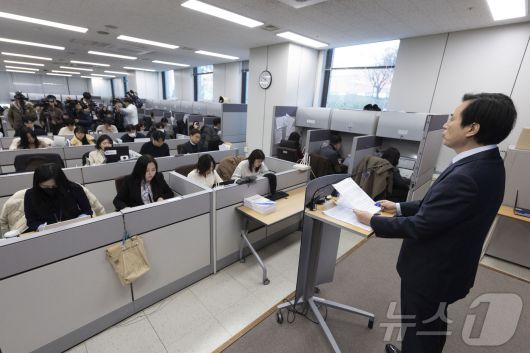 12·3 비상계엄 관련 내란·외환 의혹을 수사했던 내란 특검팀의 조은석 특별검사가 15일 오전 서울 서초구 고등검찰청에서 180일간의 수사 기간을 마치고 최종 수사 결과를 발표하고 있다. (공동취재) 2025.12.15/뉴스1 ⓒ News1 박지혜 기자