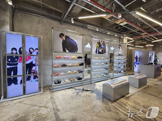 ABC마트 팝업스토어 내부 모습.ⓒ 뉴스1/김진희 기자.