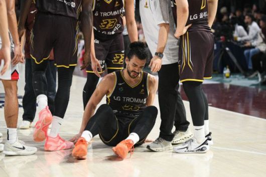 28일 안양 정관장전에서 부상 당한 창원 LG 아셈 마레이. (KBL 제공)