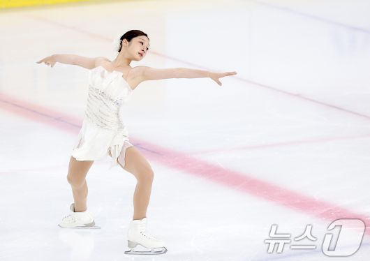 피겨스케이팅 선수 신지아(세화여고)가 4일 서울 양천구 목동 아이스링크에서 열린 제80회 전국남녀 피겨스케이팅 종합선수권대회 여자 시니어 프리 스케이팅에서 연기를 펼치고 있다. 2026.1.4/뉴스1 ⓒ News1 김성진 기자