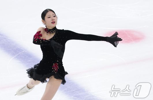 피겨스케이팅 선수 이해인(고려대)이 4일 서울 양천구 목동 아이스링크에서 열린 제80회 전국남녀 피겨스케이팅 종합선수권대회 여자 시니어 프리 스케이팅에서 연기를 펼치고 있다. 2026.1.4/뉴스1 ⓒ News1 김성진 기자