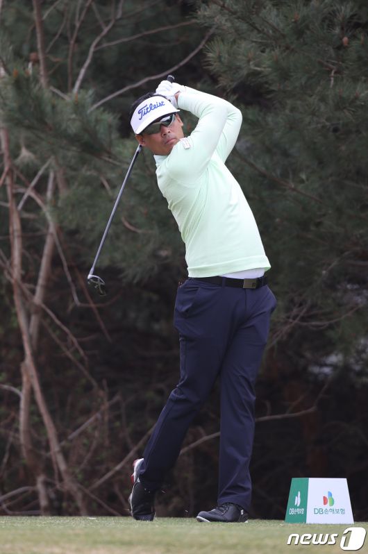 지난해 감격의 첫 우승 이후 새로운 도전에 나서는 김재호(44). (KPGA 제공)