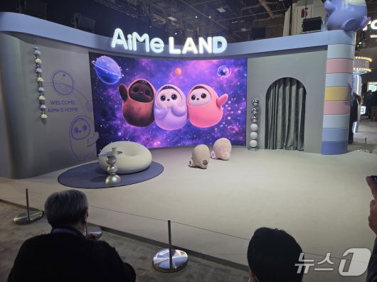 중국기업 TCL이 CES 2026이 열린 라스베이거스 컨벤션 센터(LVCC) 센트럴홀에 마련한 AI 로봇 에이미 부스 모습. 2026.1.7/뉴스1 ⓒ News1 박기호 기자