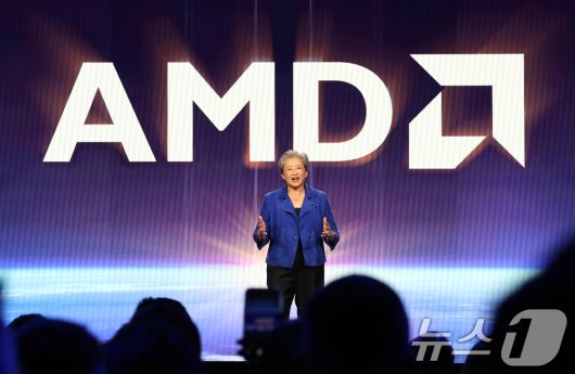 리사 수 AMD 최고경영자(CEO)가 5일(현지시간) 미국 네바다주 라스베이거스 베네치안 호텔에서 'CES 2026 개막 기조연설'을 하고 있다. 2026.1.6/뉴스1 ⓒ News1 황기선 기자