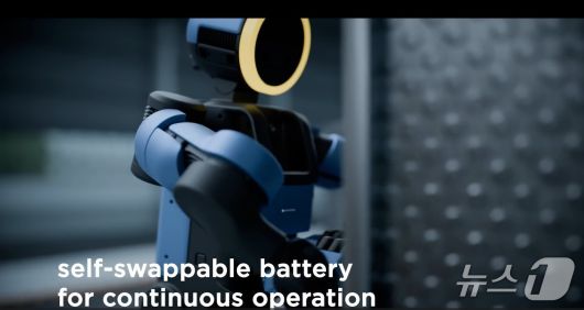 스스로 배터리를 교환하는 아틀라스 개발형 모델 모습.(보스턴다이나믹스 영상 갈무리)
