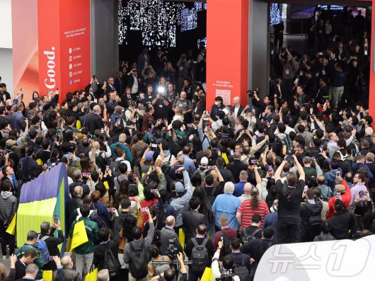 세계 최대 IT(정보기술)·가전 전시회 'CES 2026' 개막 일인 6일(현지시간) 미국 네바다주 라스베이거스 컨벤션센터(LVCC)가 인파로 북적이고 있다. 2026.1.7/뉴스1 ⓒ News1 황기선 기자