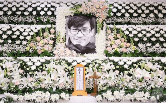 5일 서울 서초구 서울성모병원 장례식장에 마련된 배우 故 안성기씨의 빈소에 고인의 영정사진이 놓여 있다. 2026.1.5/뉴스1 ⓒ News1 사진공동취재단