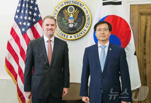 여한구 산업통상자원부 통상교섭본부장과 제이미슨 그리어(Jamieson Greer) 미국 무역대표부 대표(산업통상자원부 제공. 재판매 및 DB 금지) 2025.7.6/뉴스1