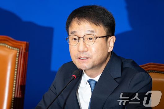 한병도 더불어민주당 신임 원내대표가 12일 서울 여의도 국회에서 열린 최고위원회의에서 모두 발언을 하고 있다. 2026.1.12/뉴스1 ⓒ News1 유승관 기자
