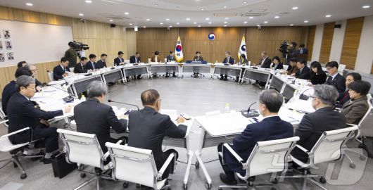 정은경 보건복지부 장관이 12일 정부세종청사에서 열린 보건복지부 산하기관 업무보고에 참석해 있다. (보건복지부 제공. 재판매 및 DB 금지) 2026.1.12/뉴스1